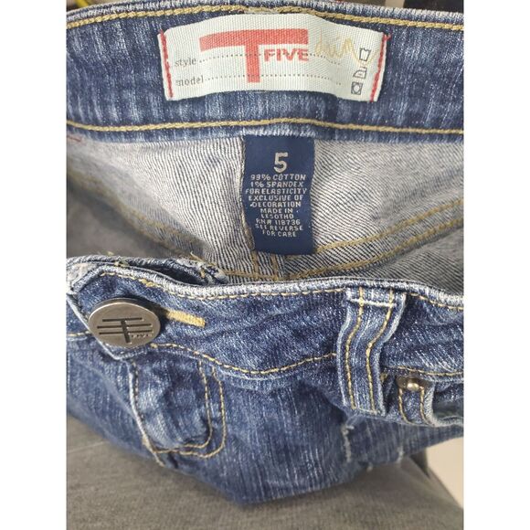 T Five Denim Shorts Juniors 5 Low Rise Raw Hem Distressed Summer - Picture 5 of 5